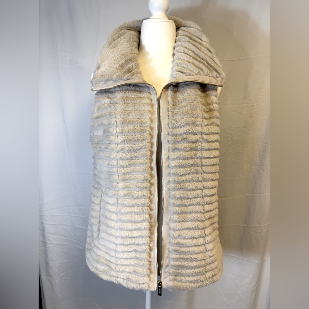 Calvin Klein, Faux fur cozy soft vest